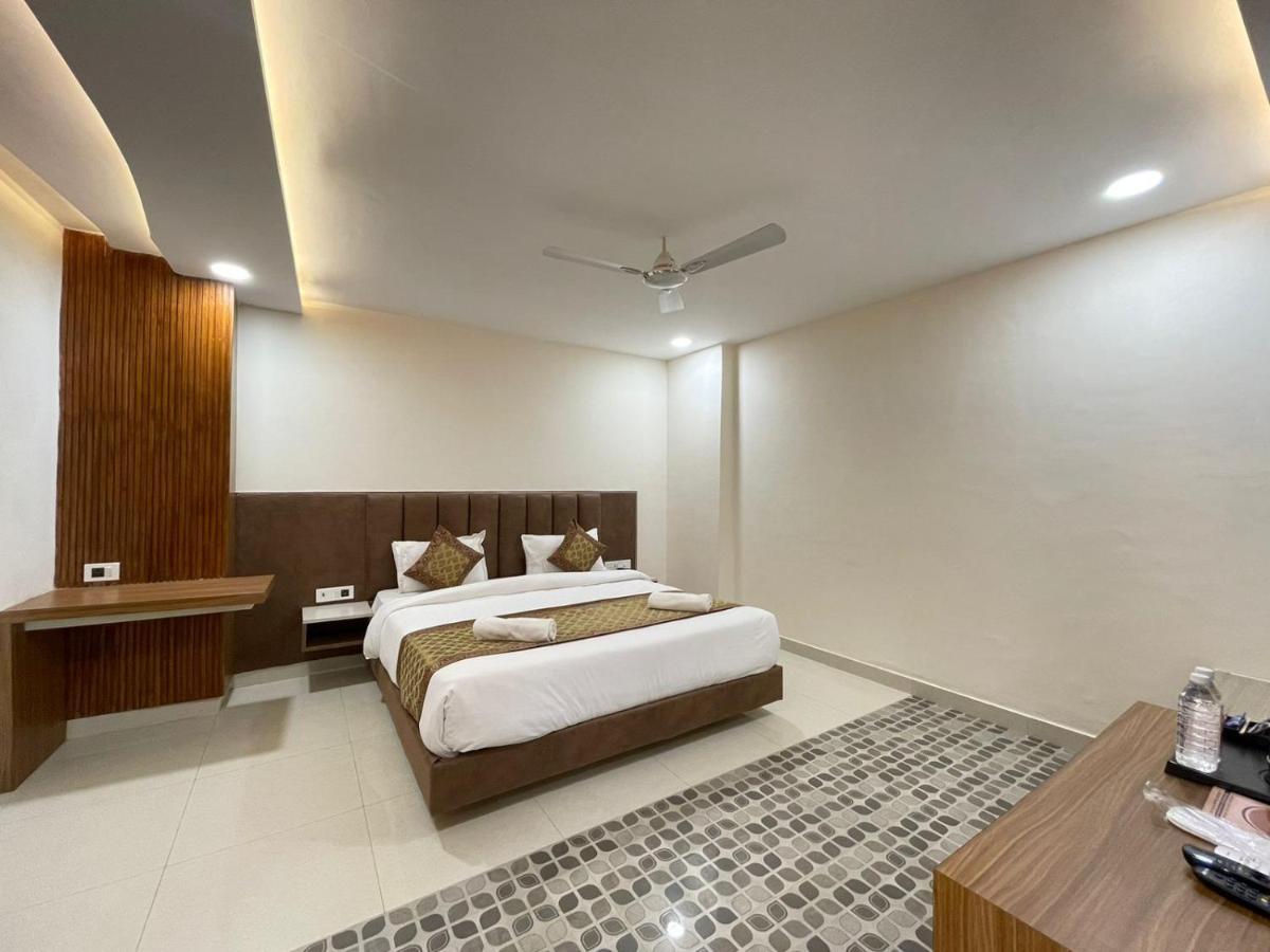 Hotel Santoor Varanasi Exterior foto